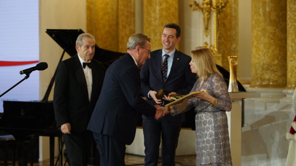Prezes Czesław Gołębiowski odbiera nagrodę PRO FUTURO 2018 DLA PRZYSZŁOŚCI