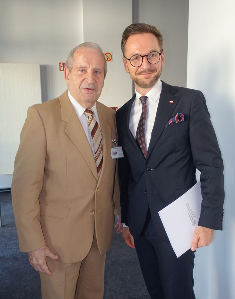 Waldemar Buda, Minister Rozwoju i Technologii i Janusz Cieślak, Prezes EKB Polska.